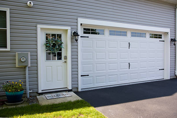24/7 Emergency Garage Door Panel Replacement experts in Rosedale, MD